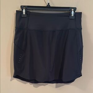 Athleta run with it 16" skort black size small